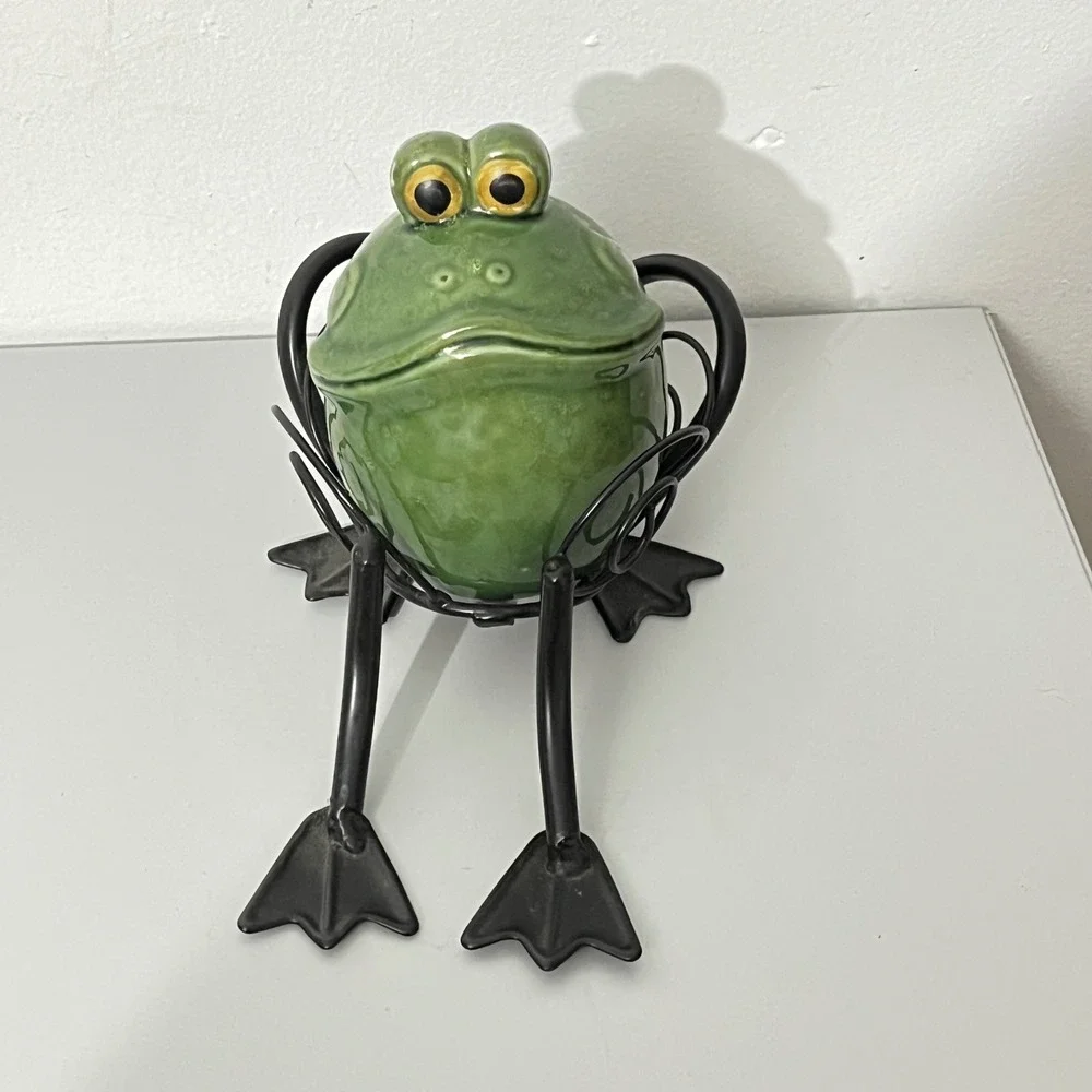 Unbranded Frog Figurine Home Decor OS Green Ceramic Metal Wire Frame Whimsical